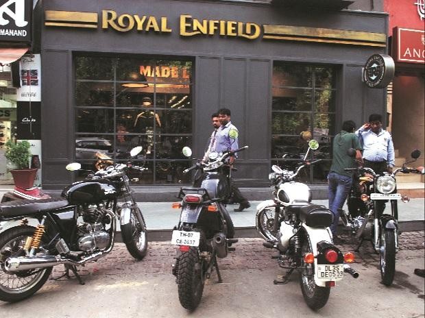 Royal Enfield Showroom | Marketing strategy of Royal Enfield | IIDE